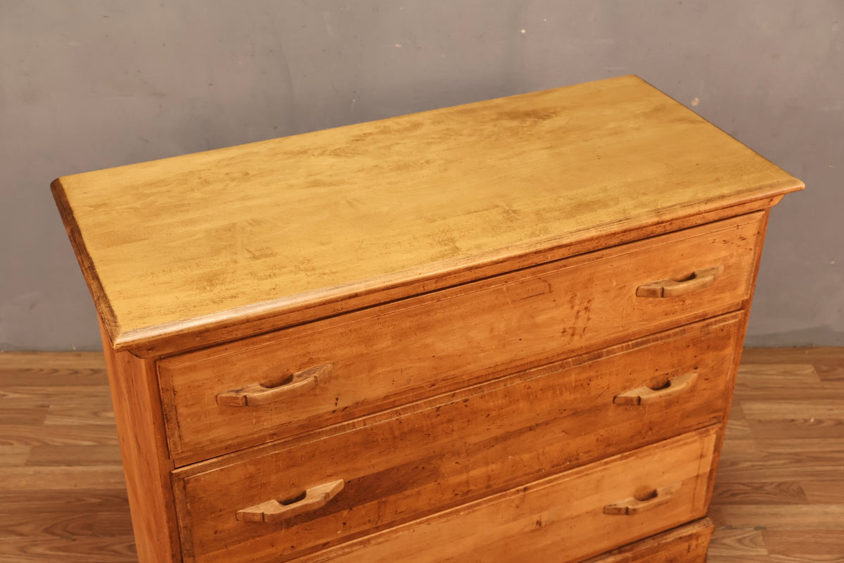 Country Pine 3-Drawer Dresser