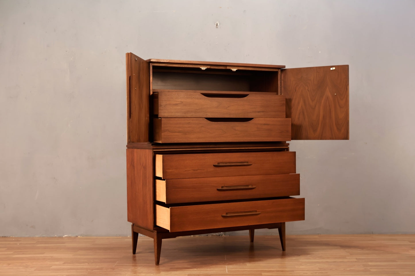 1960s Bassett "Impact" 5-Drawer Bachelor's Chest