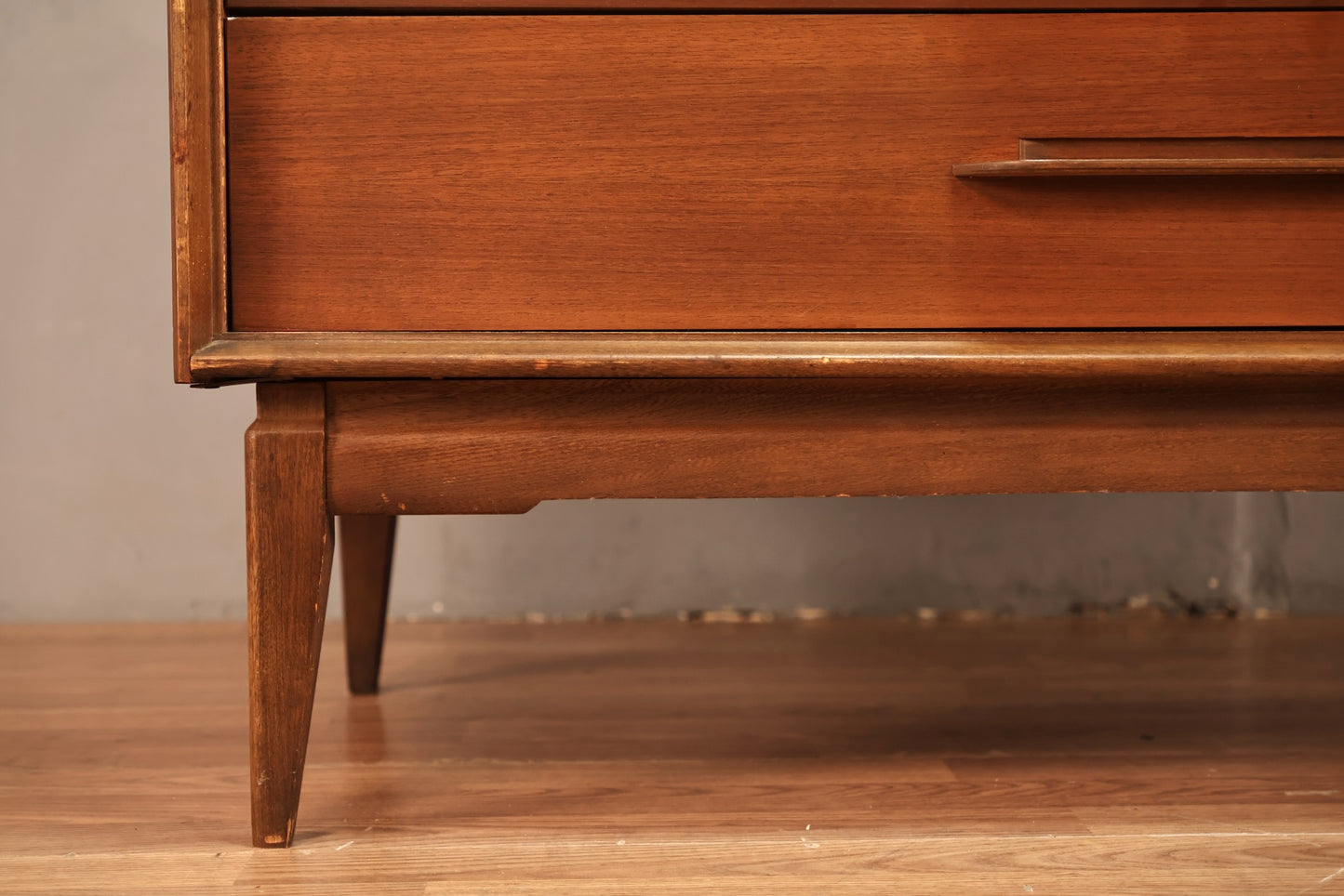 1960s Bassett "Impact" 5-Drawer Bachelor's Chest