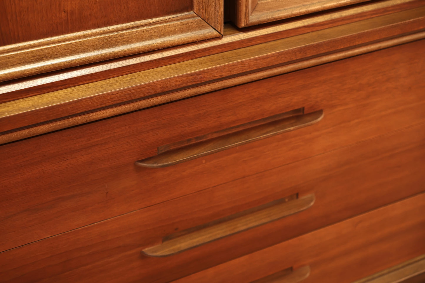 1960s Bassett "Impact" 5-Drawer Bachelor's Chest