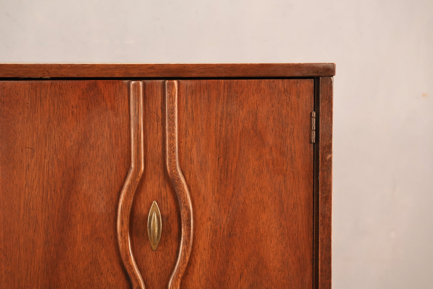 Mid Century Walnut 5-Drawer Bachelor's Chest