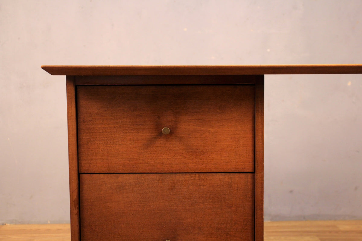 Paul McCobb for Planner Group 2-Drawer Desk
