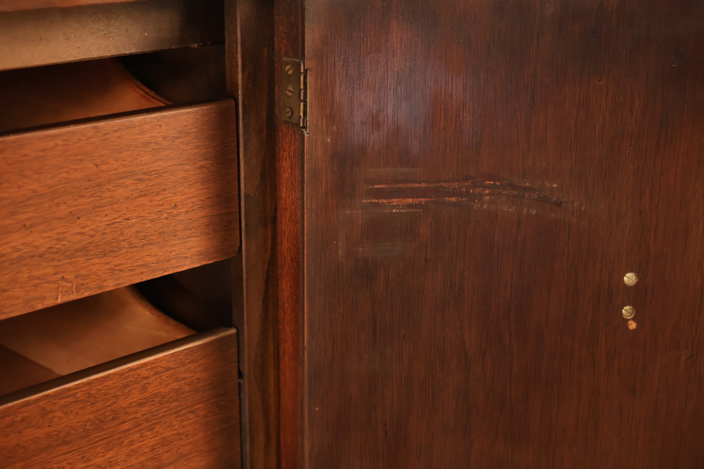 Mid Century Walnut 5-Drawer Bachelor's Chest