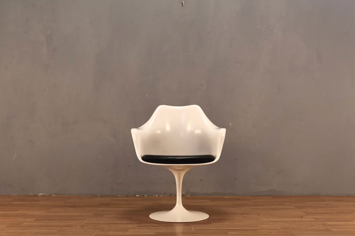 Eero Saarinen for Knoll Fiberglass Tulip Armchair