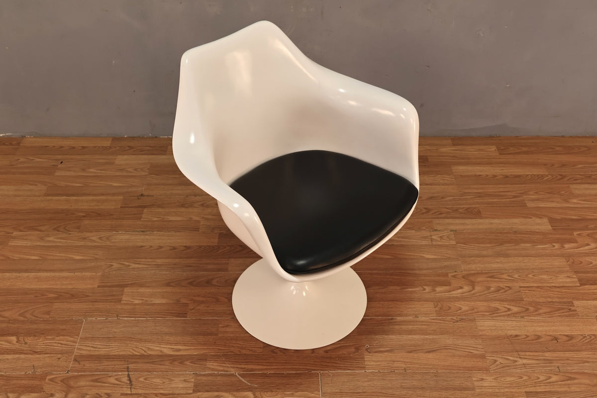 Eero Saarinen for Knoll Fiberglass Tulip Armchair