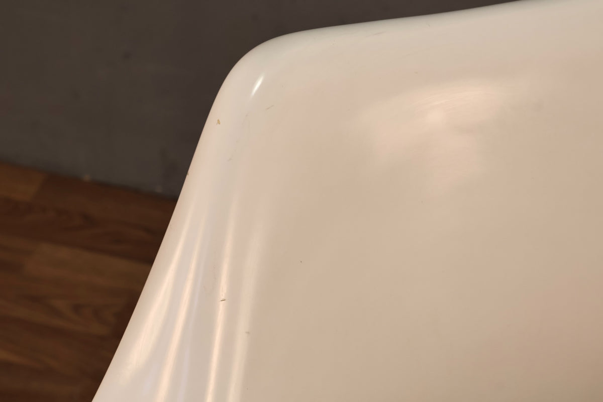 Eero Saarinen for Knoll Fiberglass Tulip Armchair