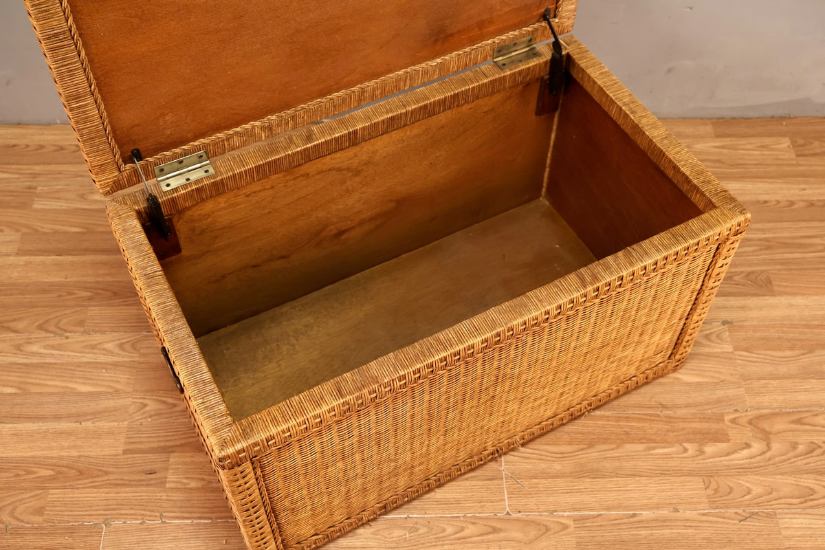 Classic Wicker Trunk