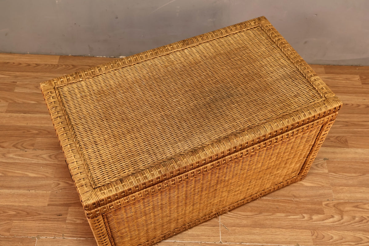 Classic Wicker Trunk