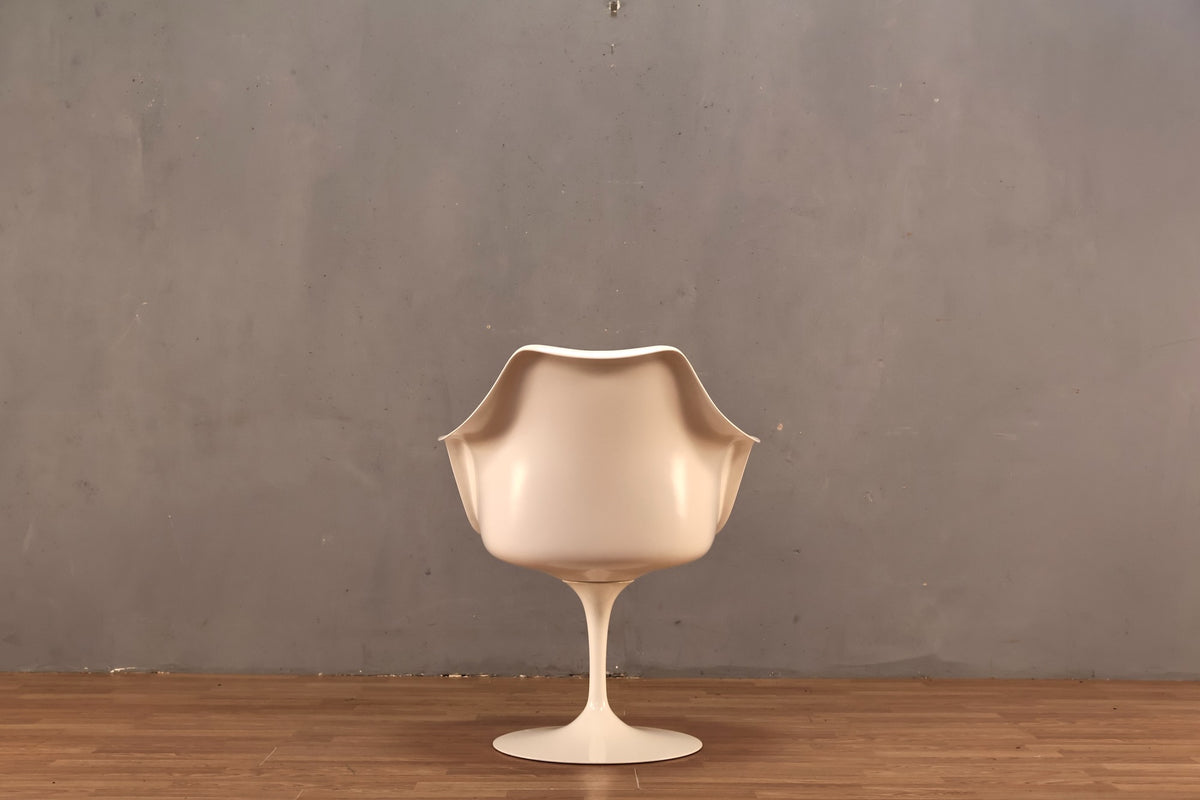 Eero Saarinen for Knoll Fiberglass Tulip Armchair