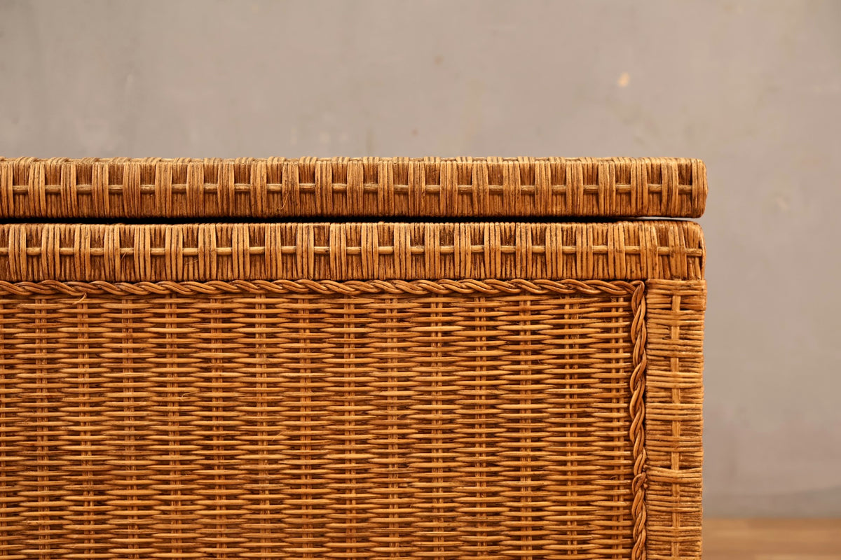 Classic Wicker Trunk