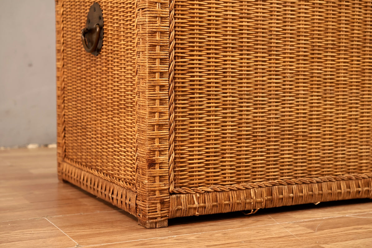 Classic Wicker Trunk