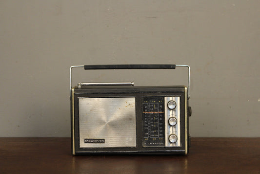 1970s Magnavox Transistor Radio