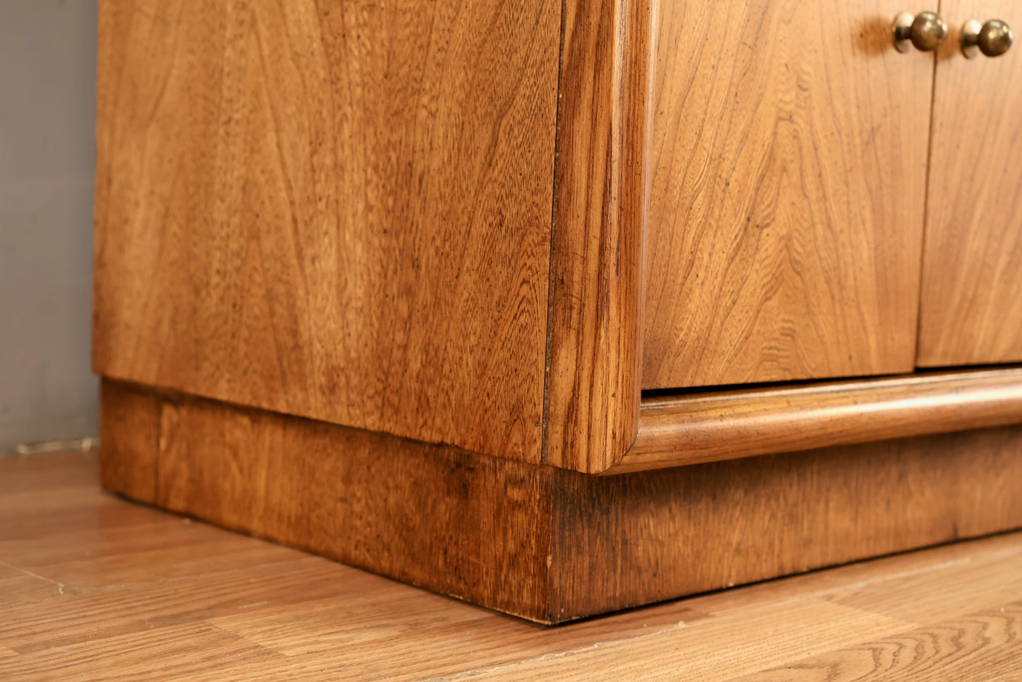 Slim Stanley Speckled 4-Door Wall Unit