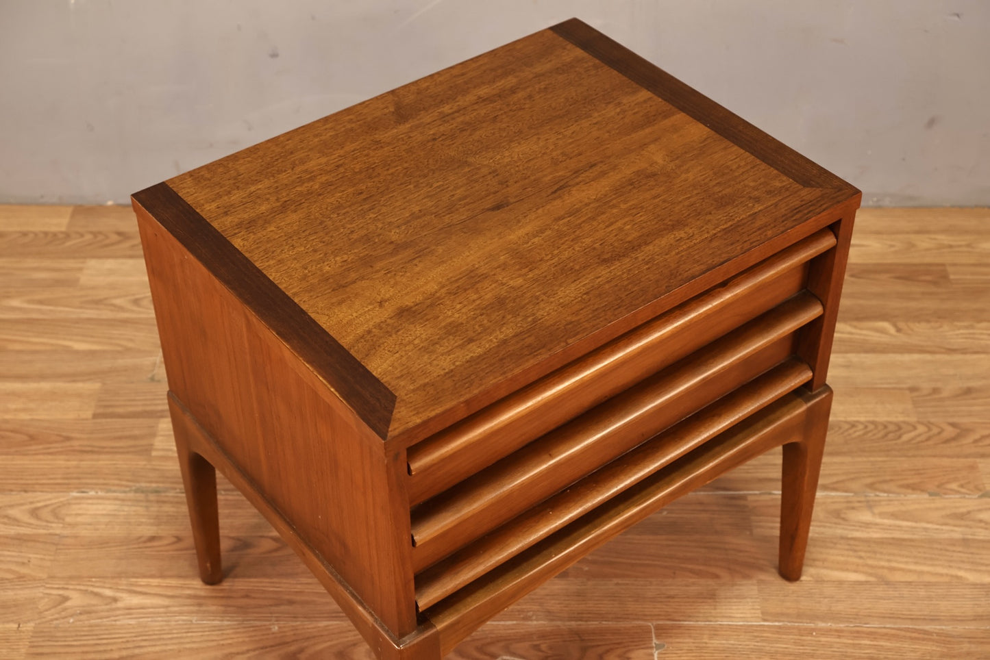 Lane Walnut 1-Drawer Nightstand