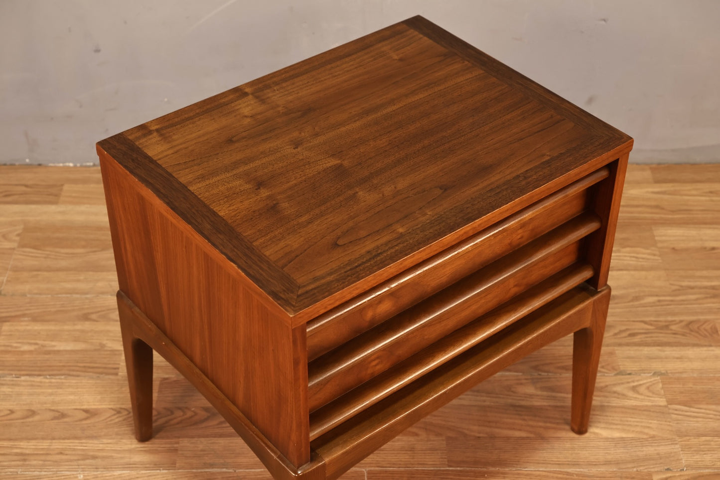 Lane Walnut 1-Drawer Nightstand