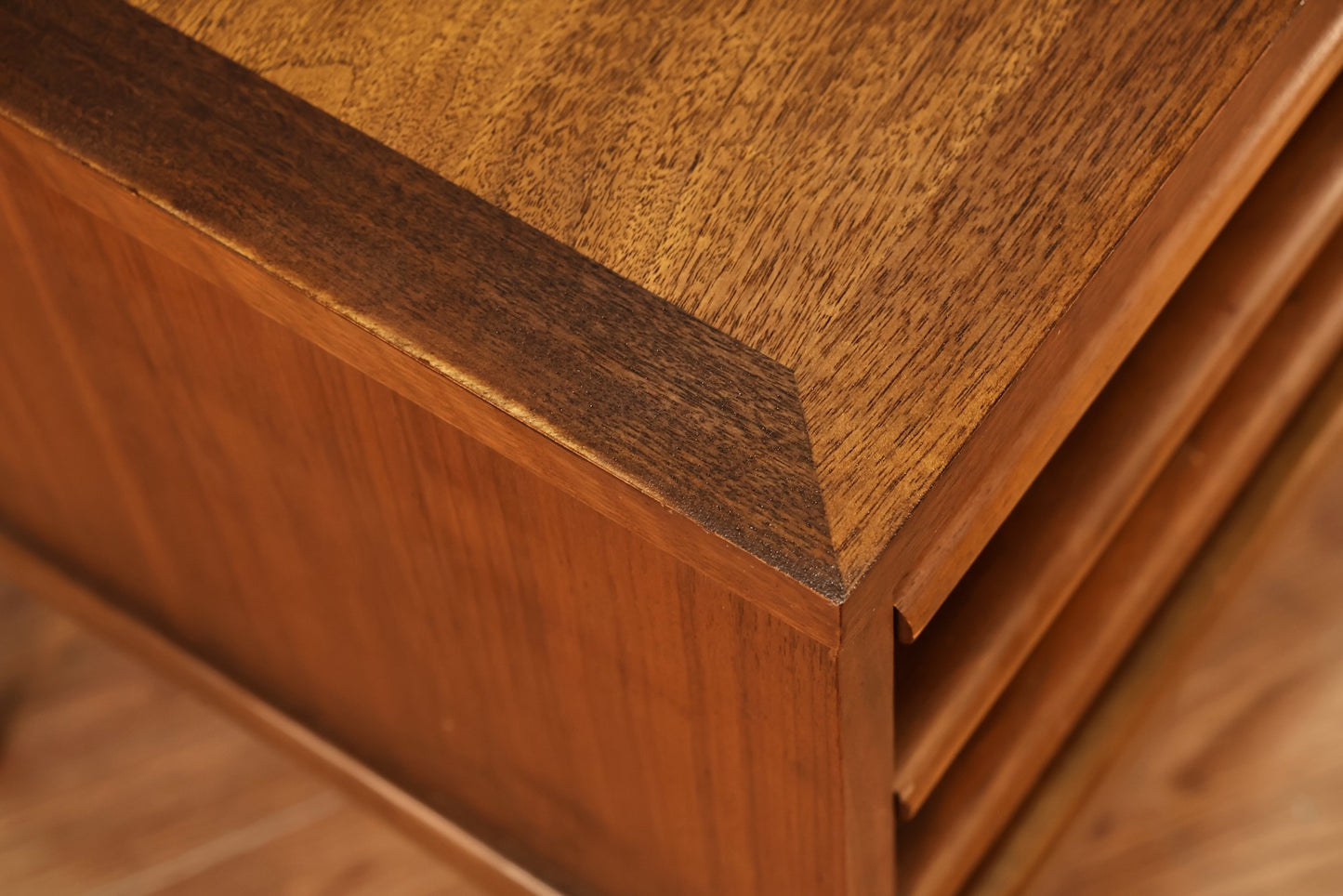 Lane Walnut 1-Drawer Nightstand