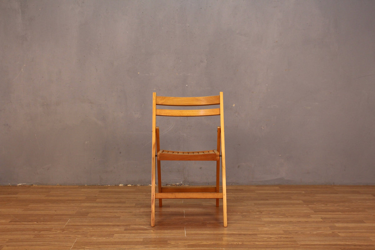 Blonde Slatted Folding Chair