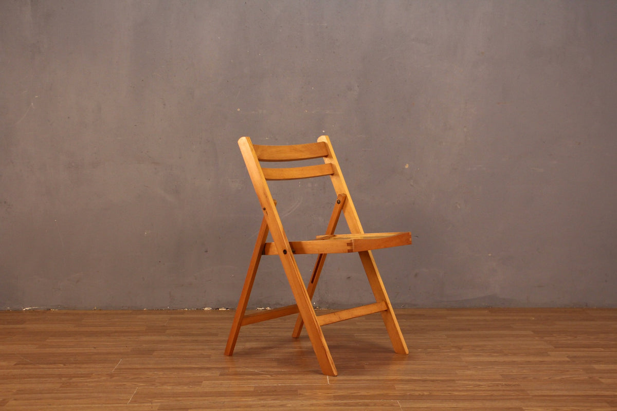 Blonde Slatted Folding Chair