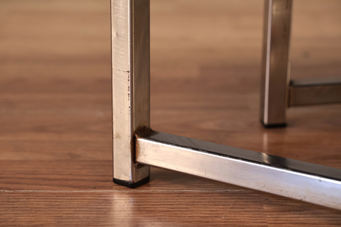 Atomic Woodgrain Laminate & Vinyl Bar