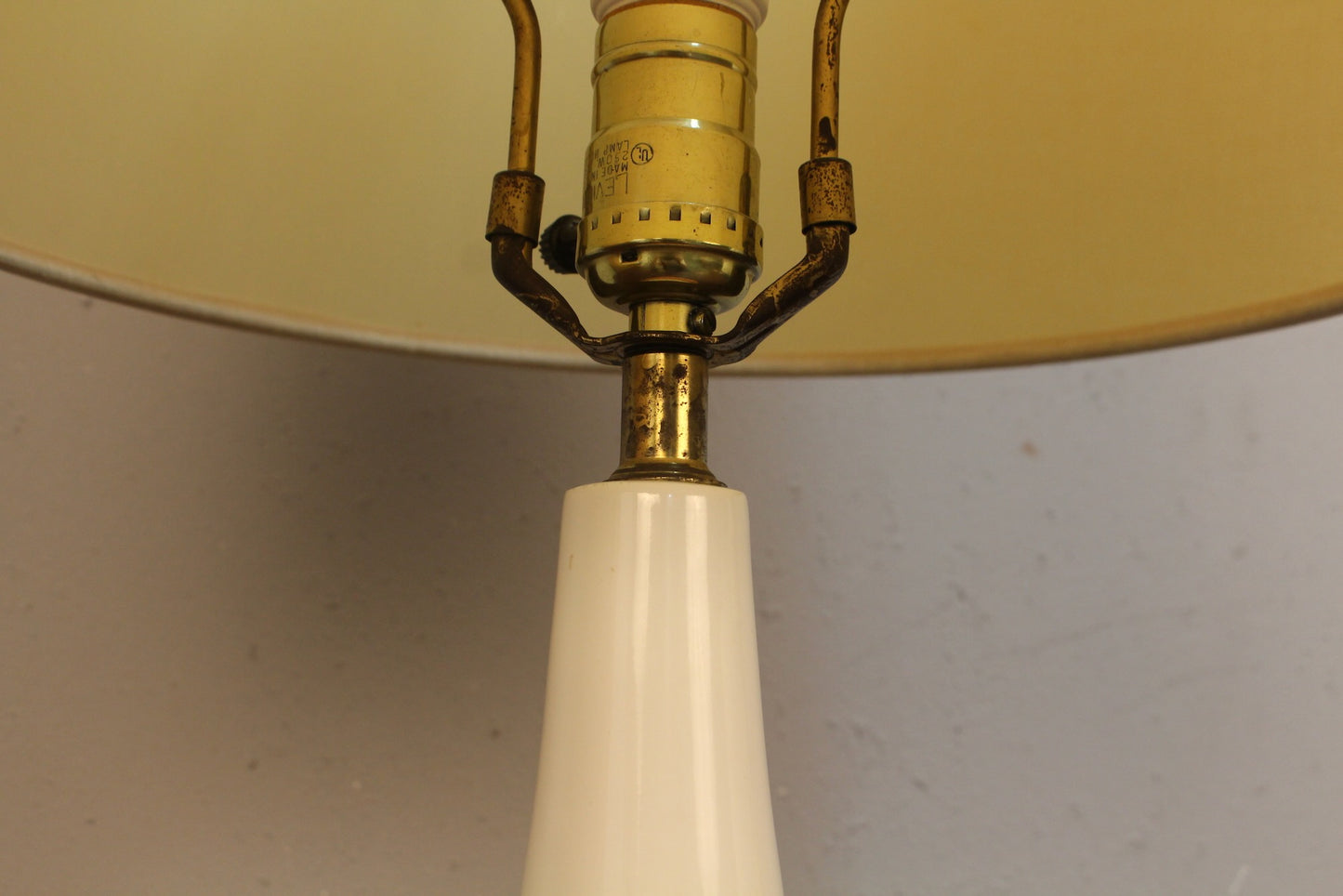 Orange & White Chalkware Table Lamp
