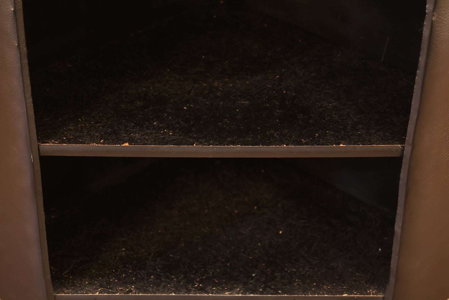Atomic Woodgrain Laminate & Vinyl Bar