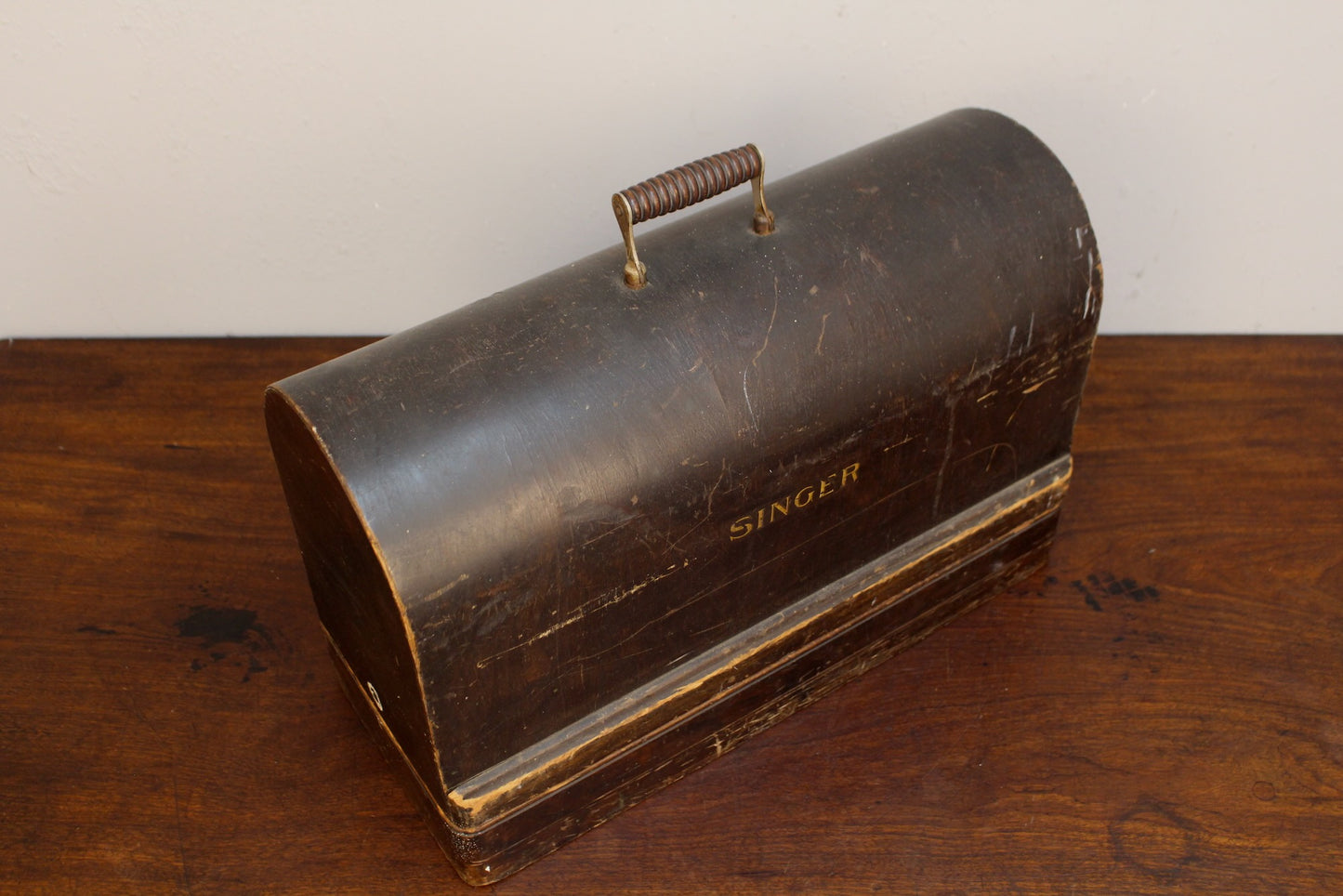Antique Singer Sewing Machine with Case