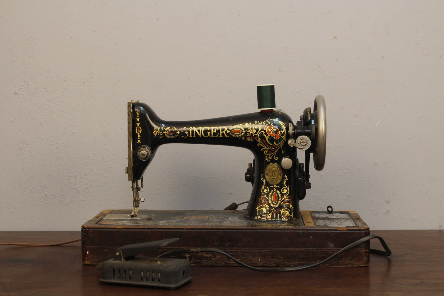 Antique Singer Sewing Machine with Case