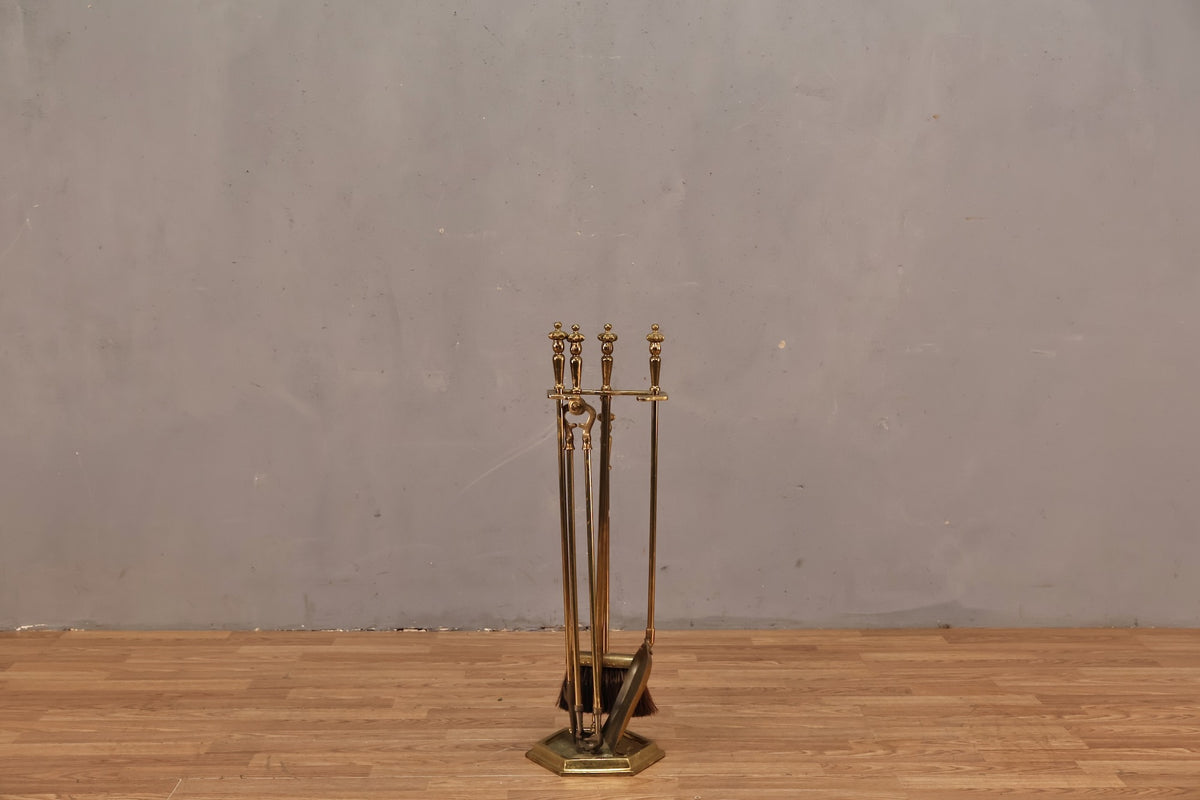 Classic Brass 4-Piece Fireplace Set