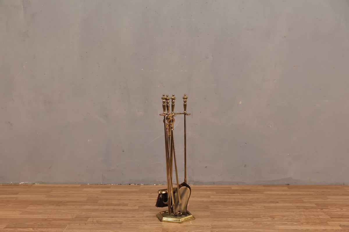 Classic Brass 4-Piece Fireplace Set