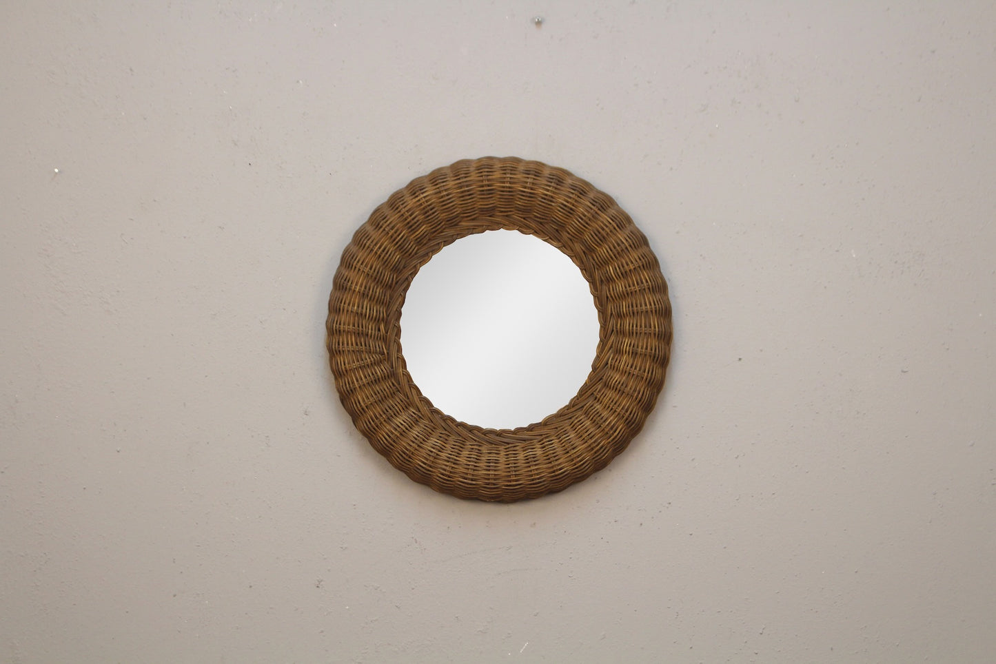 Round Wicker Mirror