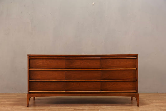 Lane Walnut 9-Drawer Dresser