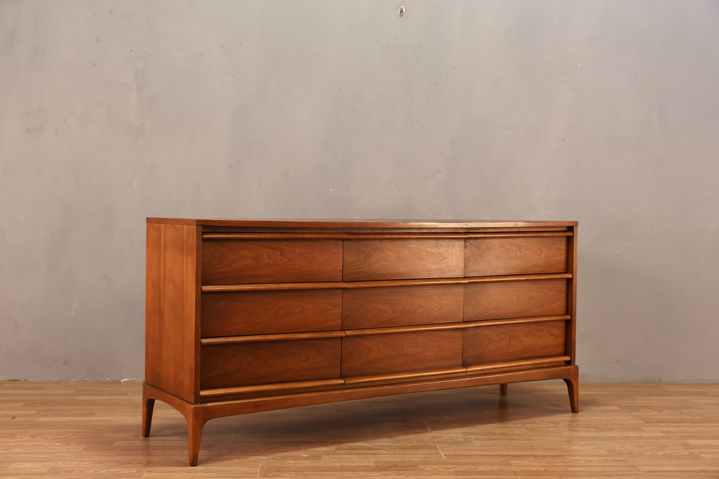 Lane Walnut 9-Drawer Dresser