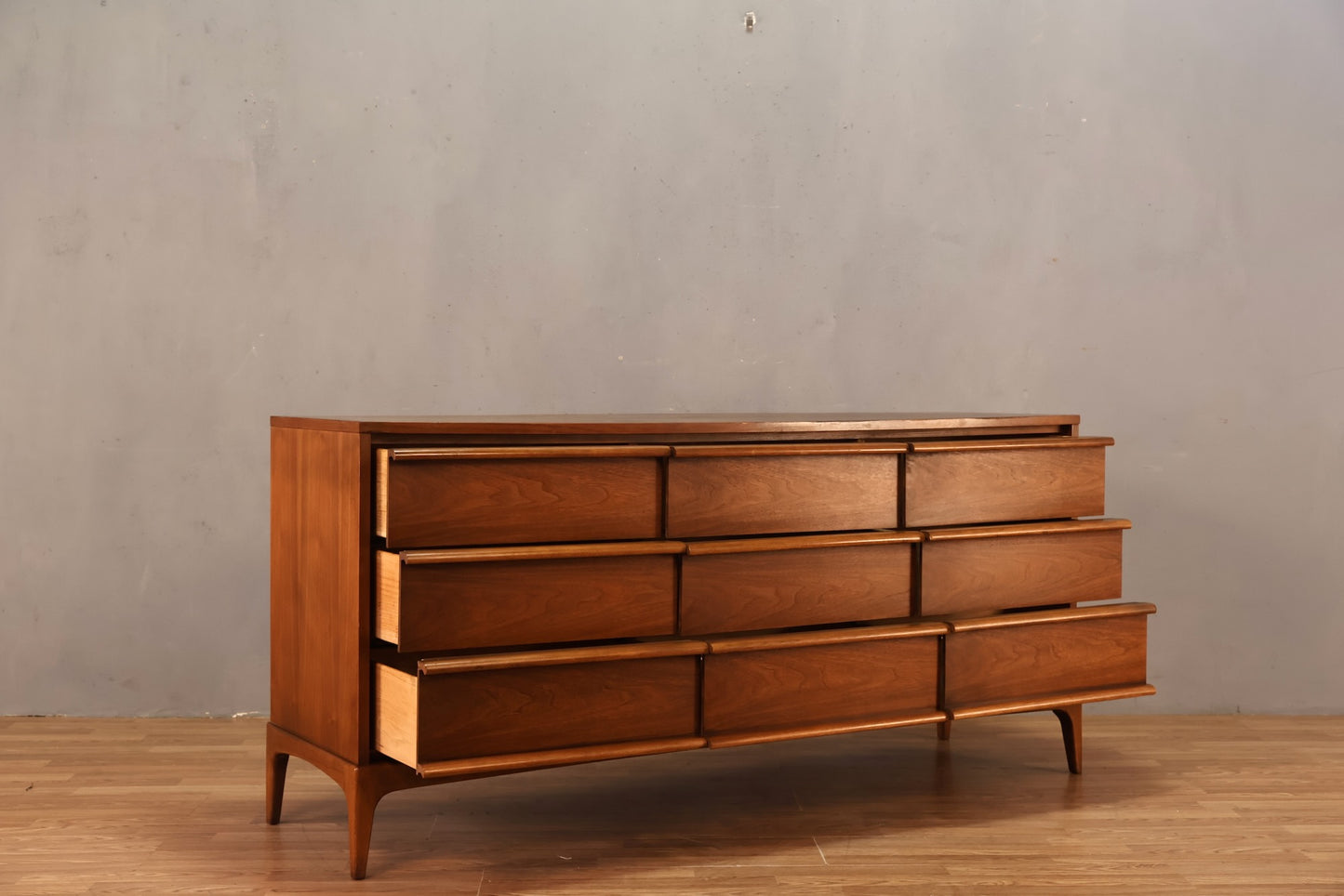 Lane Walnut 9-Drawer Dresser