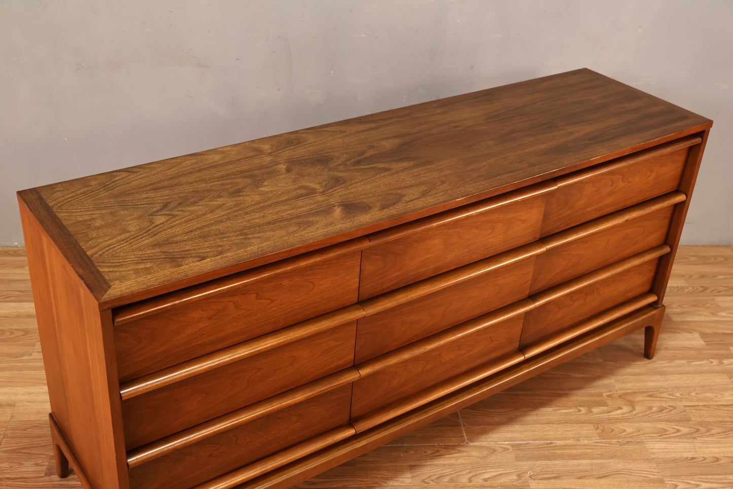 Lane Walnut 9-Drawer Dresser