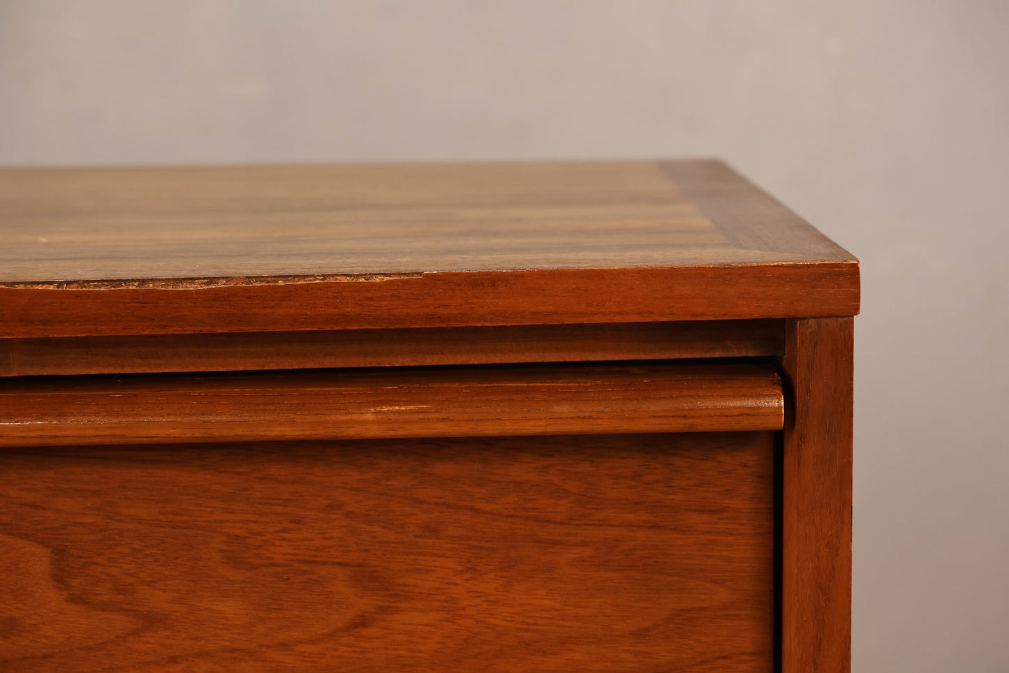 Lane Walnut 9-Drawer Dresser