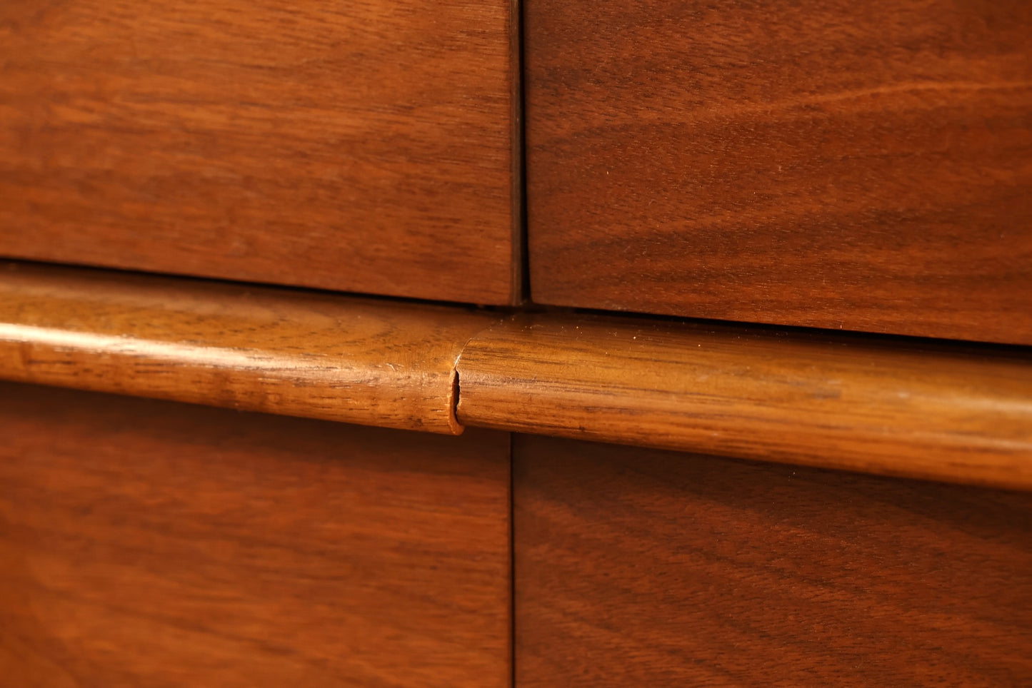 Lane Walnut 9-Drawer Dresser