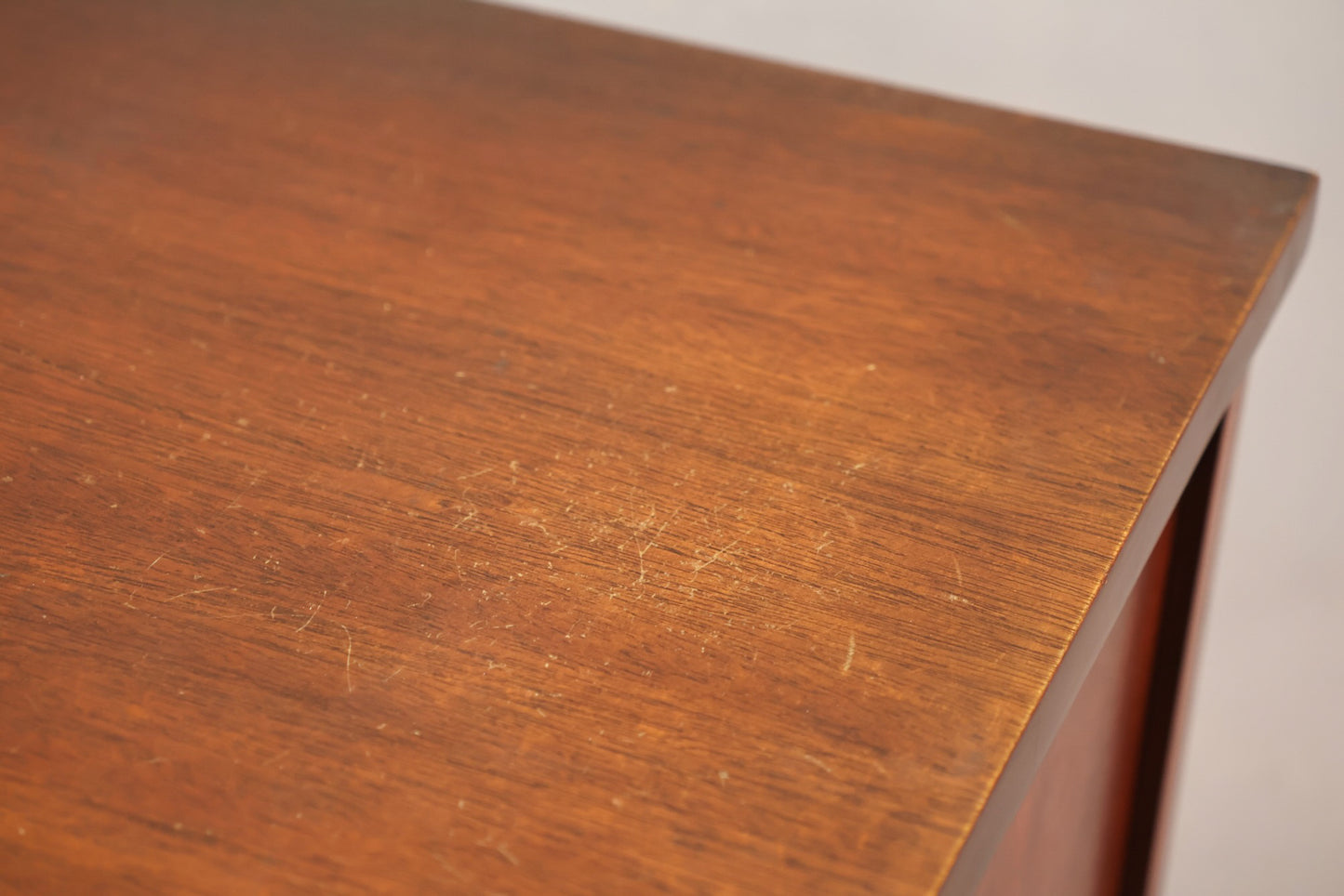 Bassett Serpentine 4-Drawer Dresser