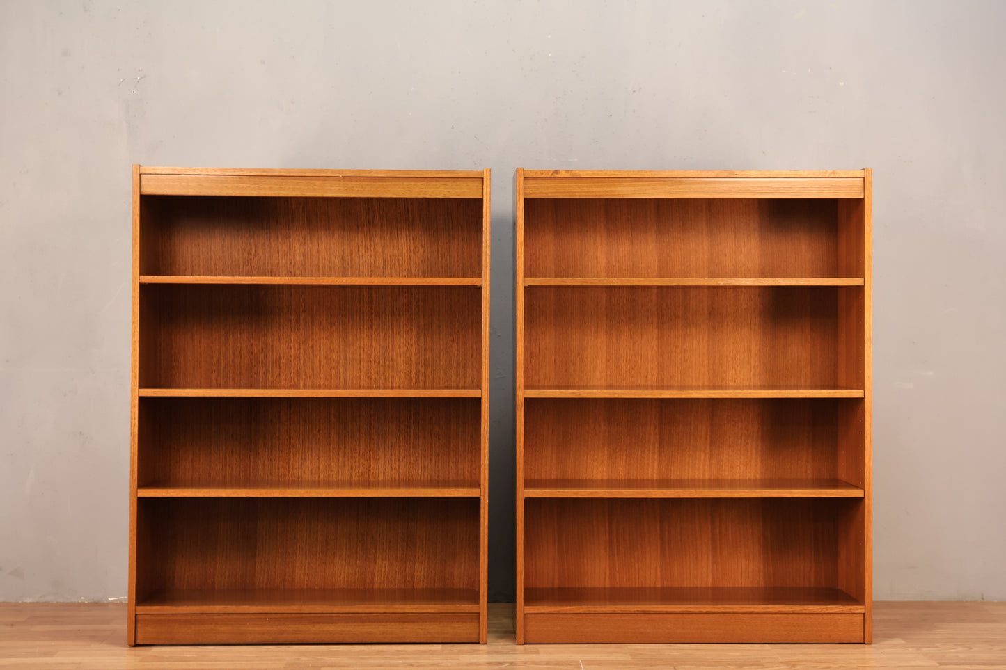 Simple Teak 4-Tier Bookshelf