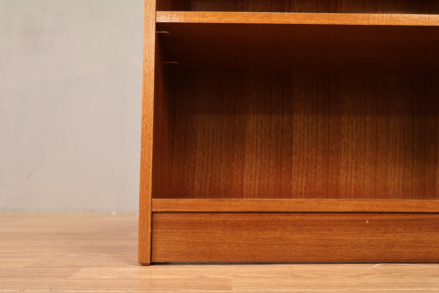 Simple Teak 4-Tier Bookshelf