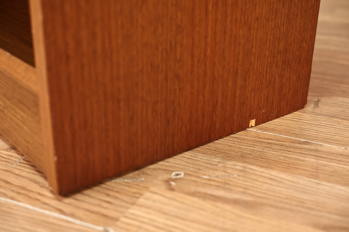 Simple Teak 4-Tier Bookshelf
