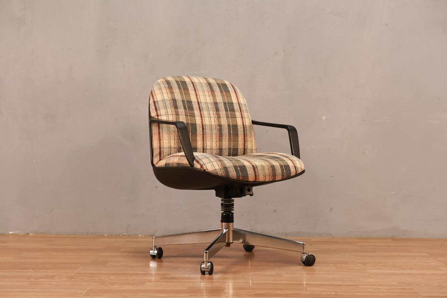 1970s Pollock-Style Plaid Desk Chair - ONLINE ONLY