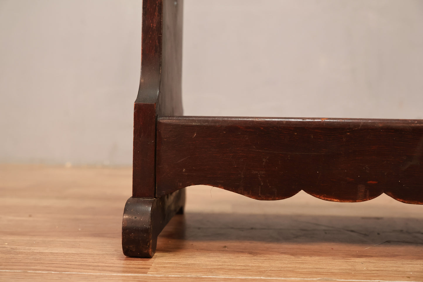 Mahogany Lion Head Umbrella Stand - ONLINE ONLY