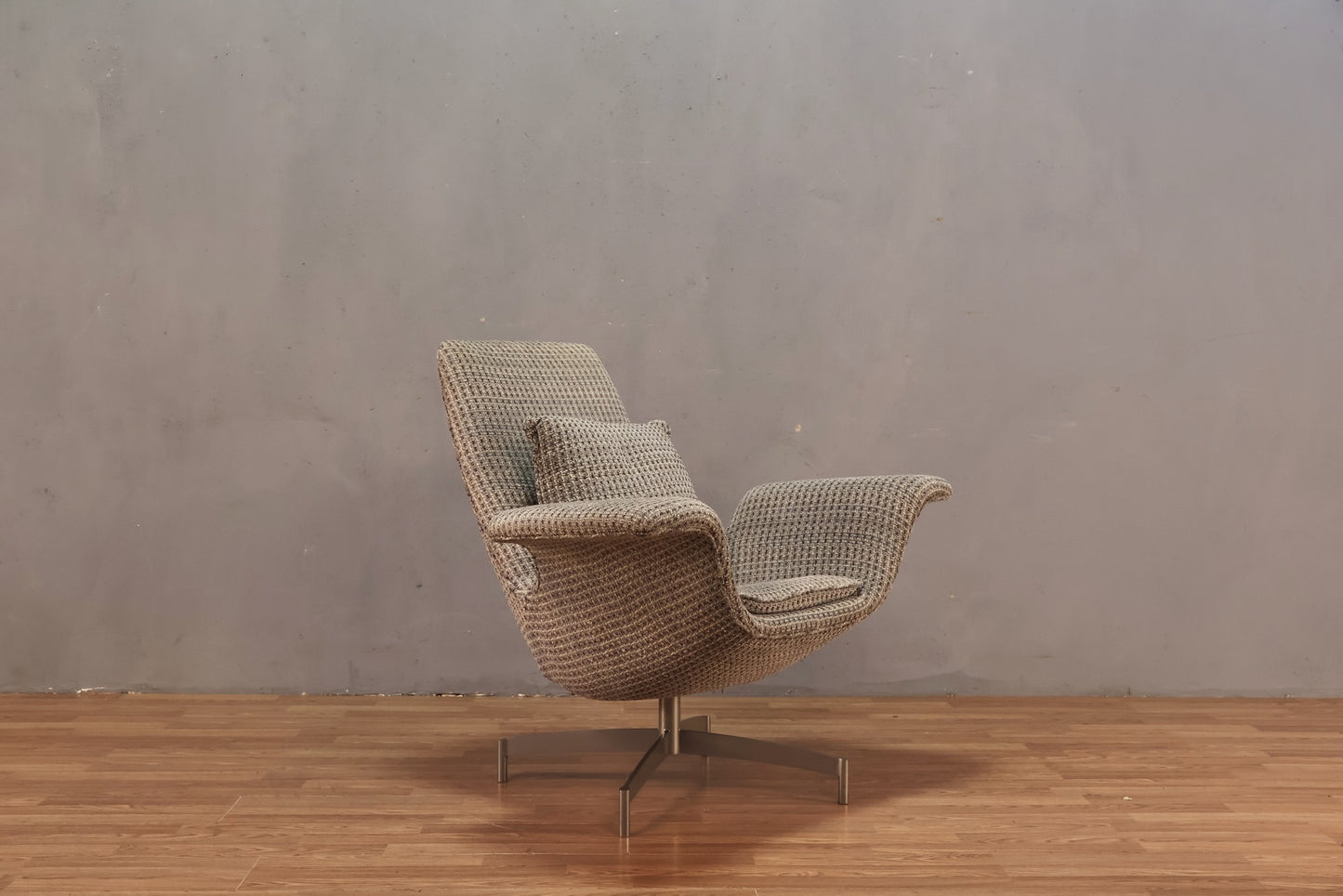 HBF "Dialogue" Gray Wing Lounge Chair - ONLINE ONLY