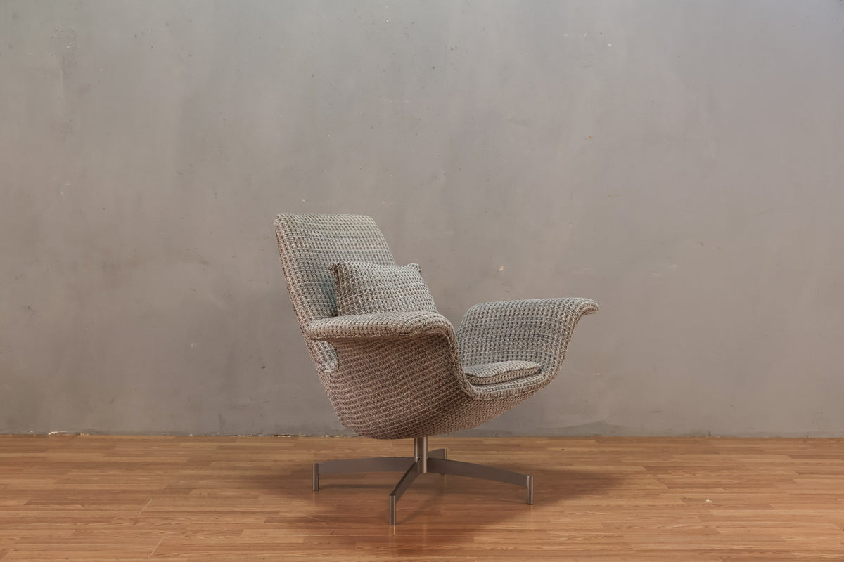 HBF "Dialogue" Wing Lounge Chair