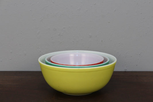 Set of 3 Pyrex Primary Nesting Bowls