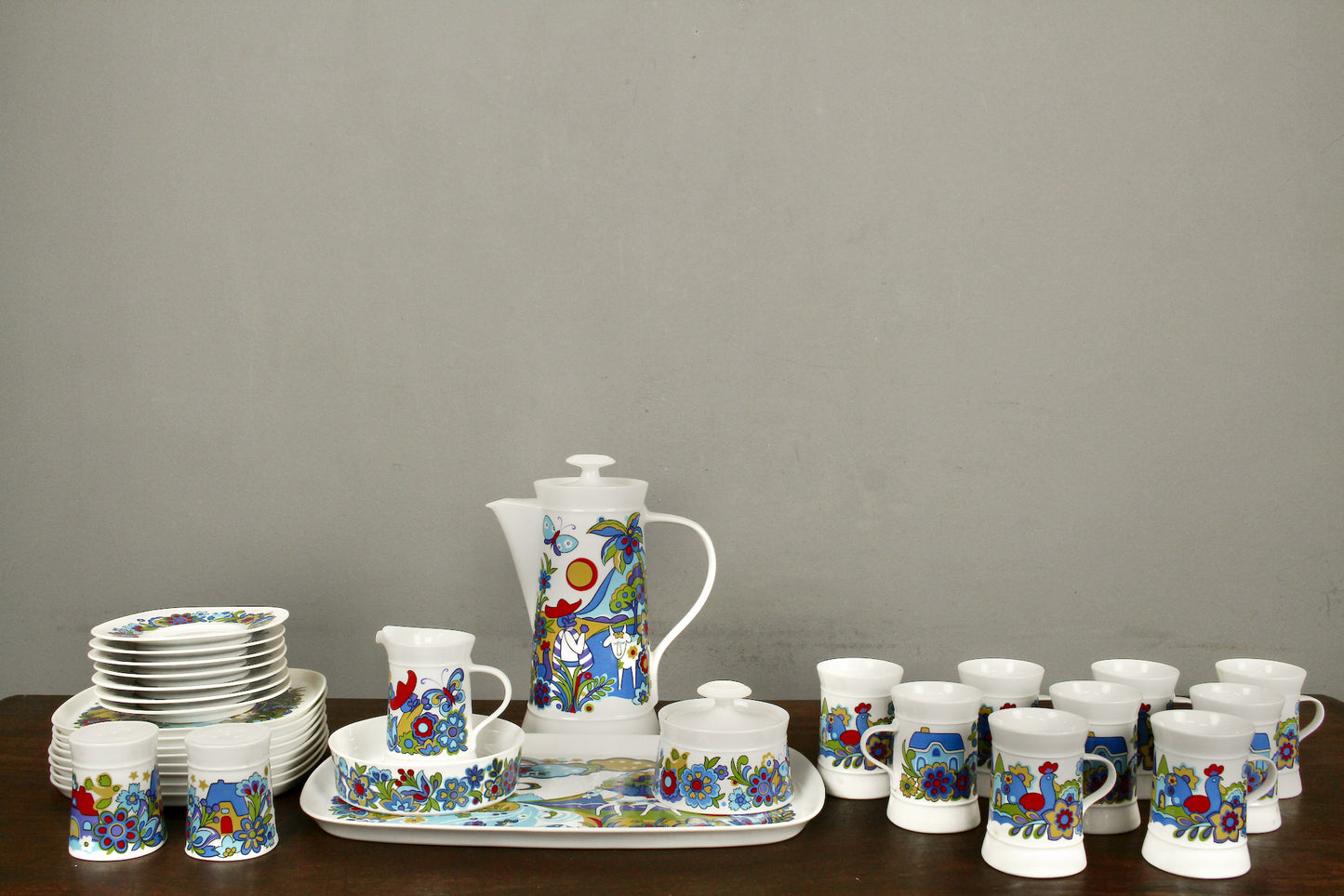 Quadrille Sango 30-Piece Tea Set