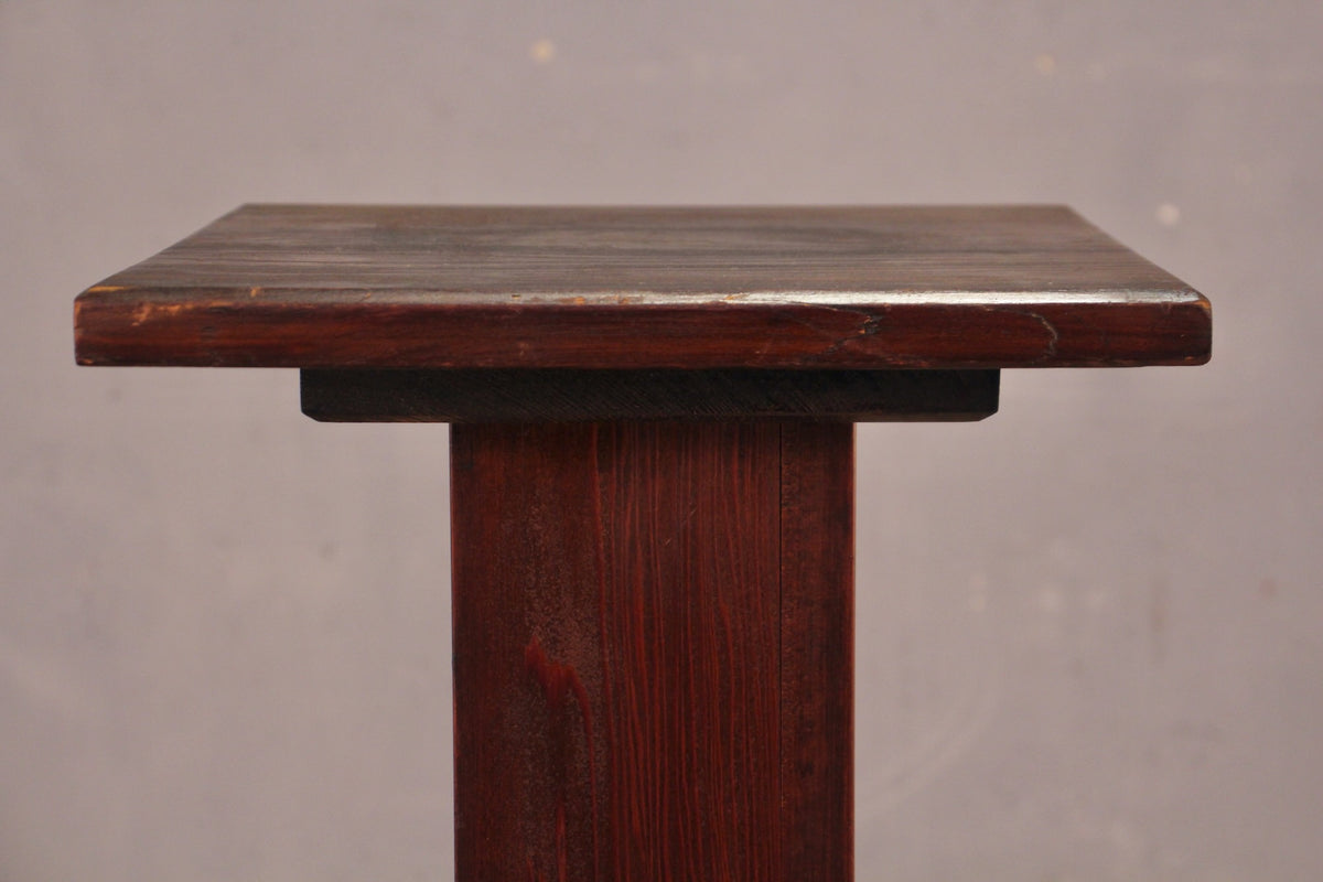 Classic Dark Wood Pedestal