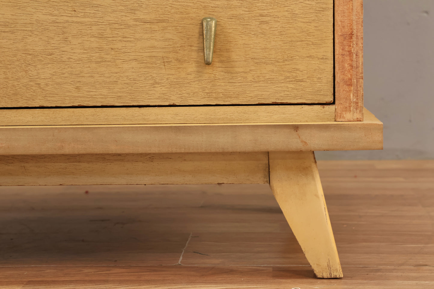Mid Century Distressed Blonde 4-Drawer Dresser