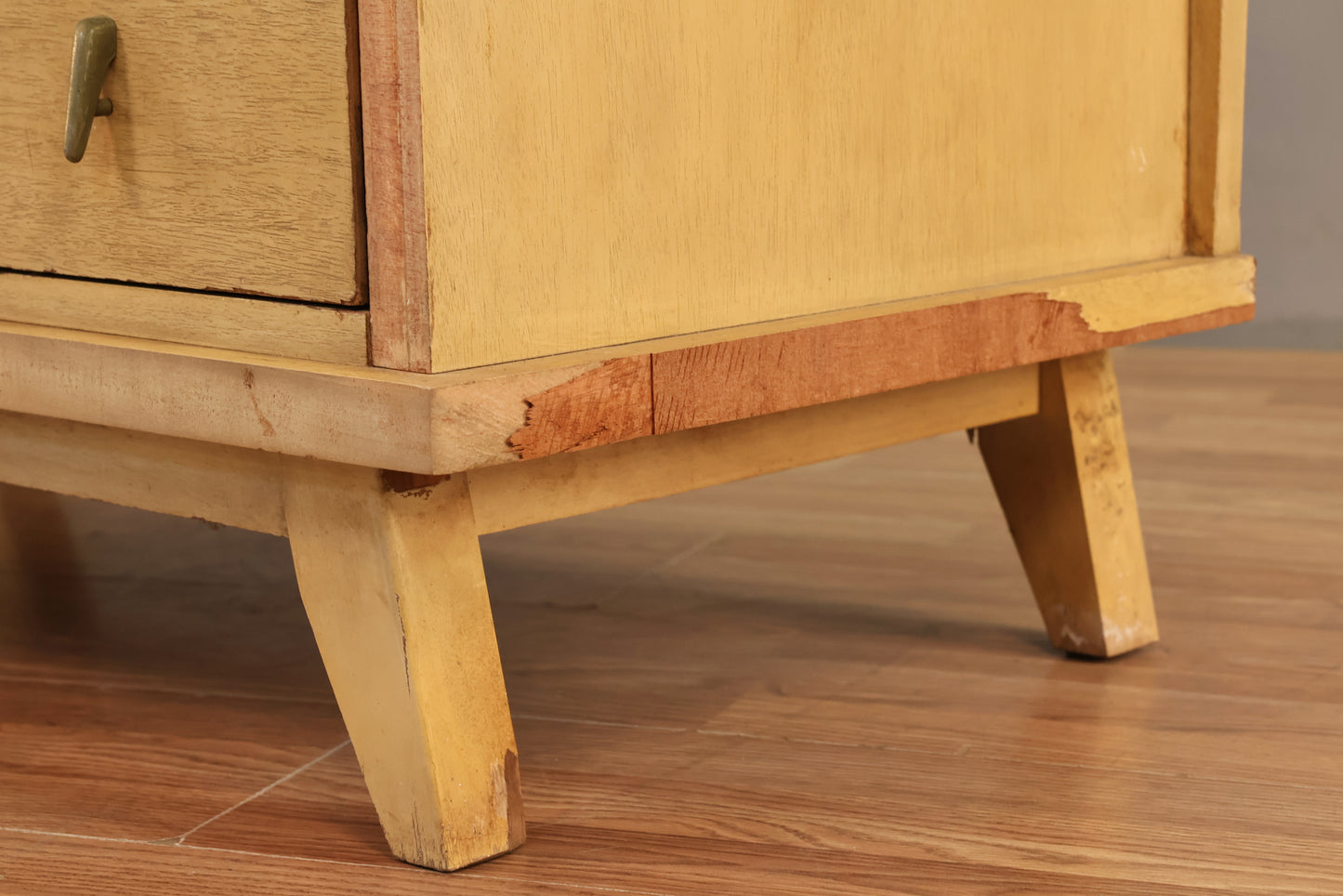 Mid Century Distressed Blonde 4-Drawer Dresser
