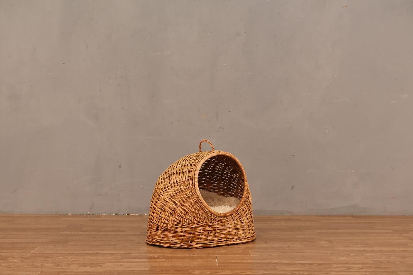 Wicker Cat Hut